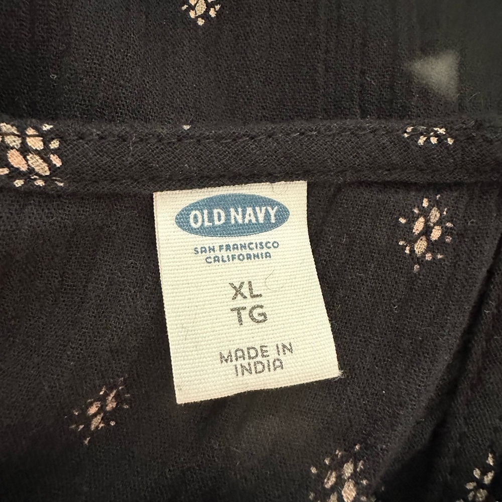 Old Navy Black Asymmetrical Embellished Tank Top - Picture 3 of 3